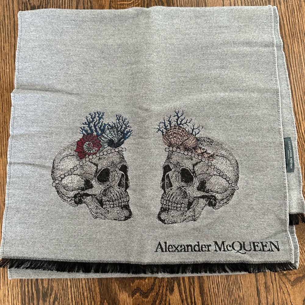 Alexander McQueen wool scarf - Picture 4 of 8